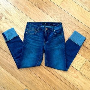 1822 cropped / ankle jeans Women’s size 6.